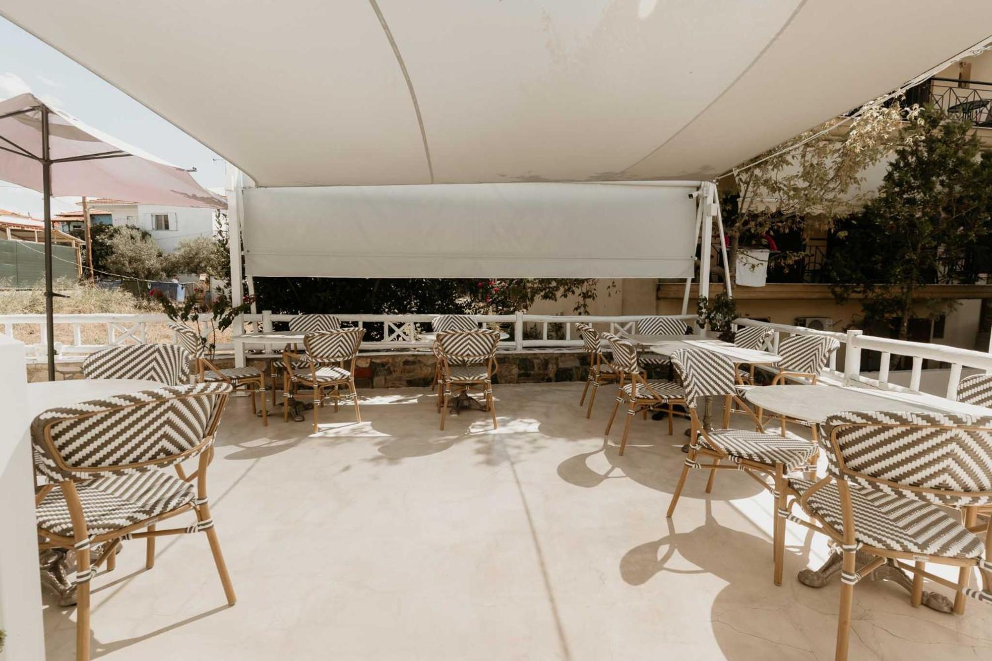 Trinity The Hotel Amoliani Extérieur photo